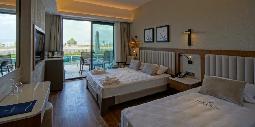 Swim Up Standard Room